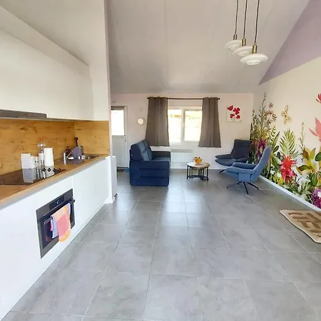 Comfortable In With Petanque Court Chalet Somme-Leuze