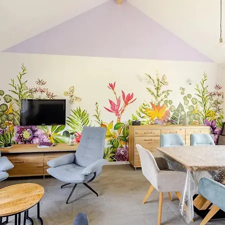 Comfortable In With Petanque Court Alpehytte Somme-Leuze